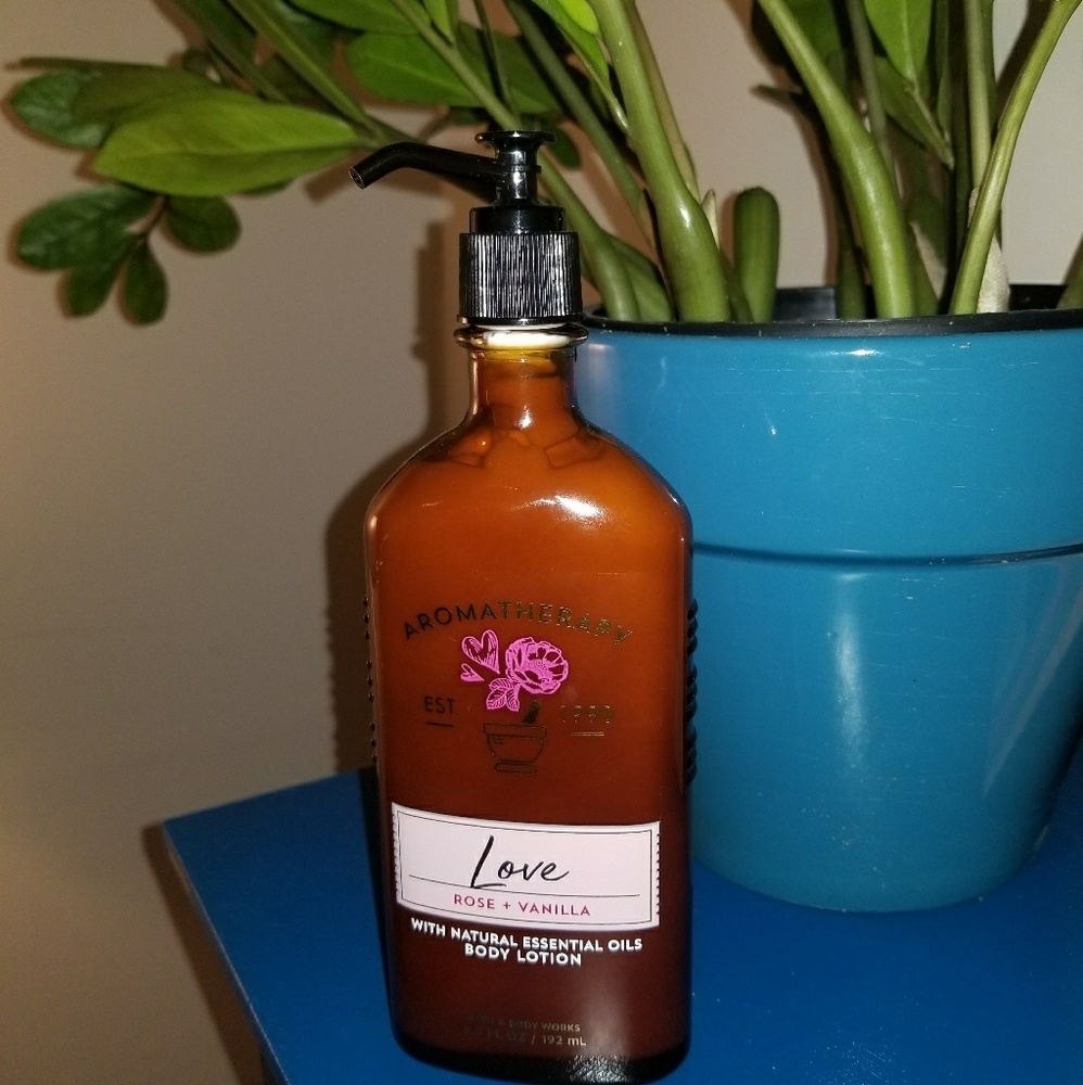 Bath and Body Works Love Aromatherapy Lotion